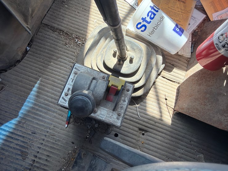 1989-ford-l9000-image-21