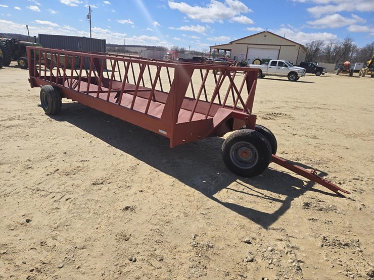 #226-•-portable-hay-feed-wagon-image-11