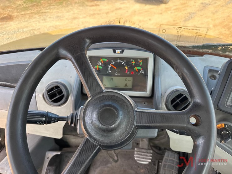 caterpillar-745-image-22