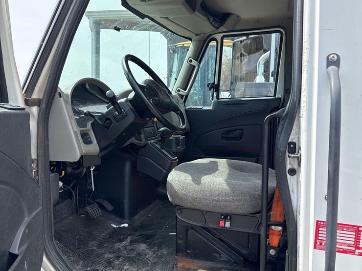 2016-international-ma025-single-axle-box-truck-image-19