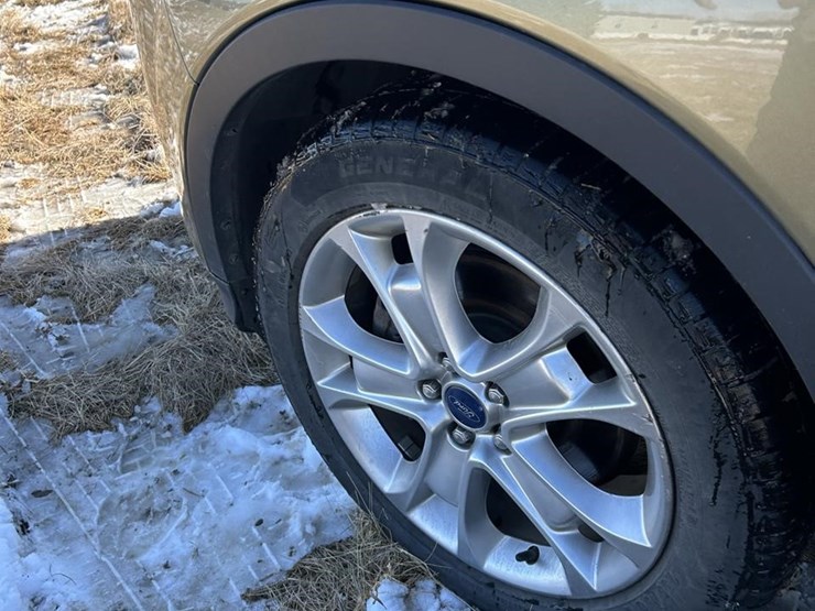 2013-ford-escape-sel-image-9