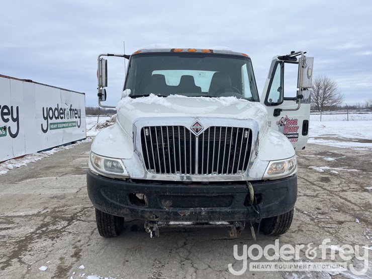 2002-international-durastar-4300-image-38