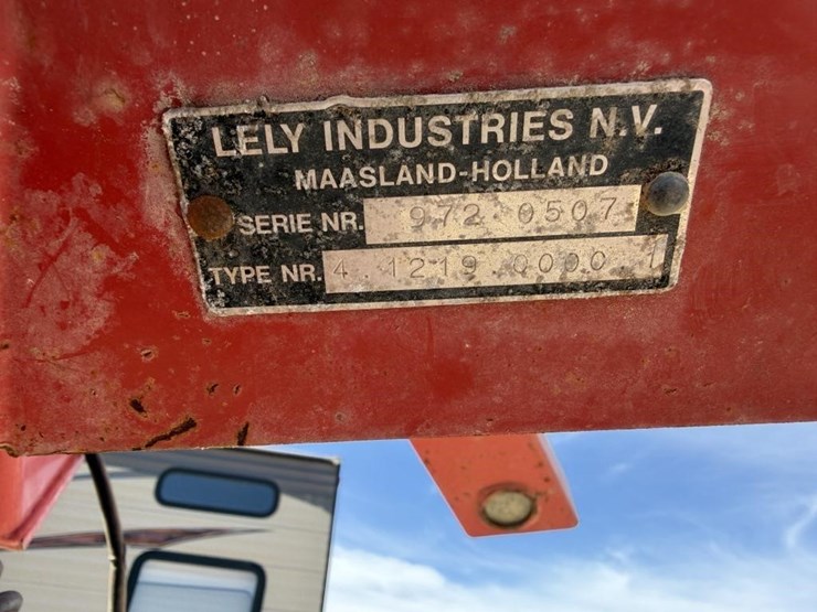 l2---3-pt-lely-10'-hay-cutter-image-11