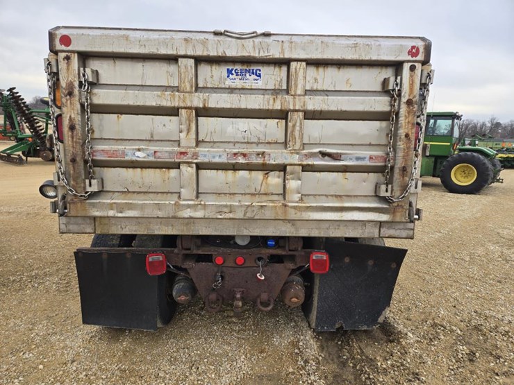 2014-international-7400-image-11