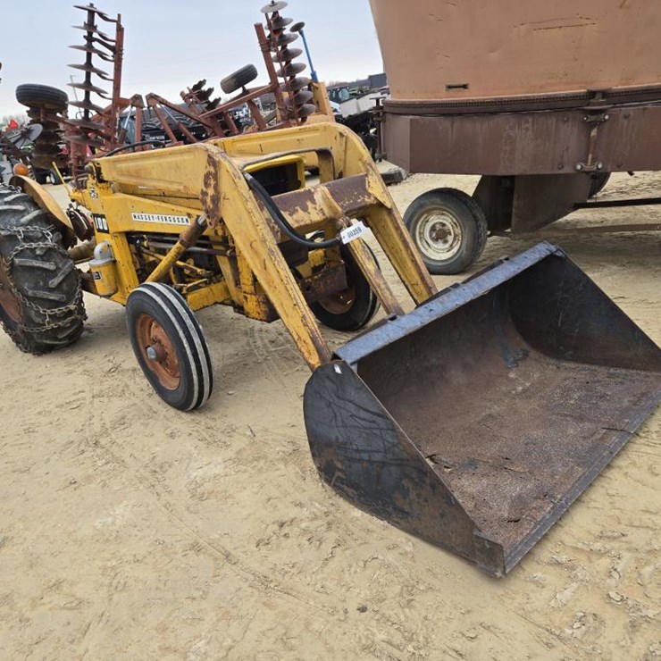 #359 • MASSEY FERGUSON UTILITY TRACTOR
