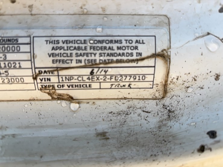 2015-peterbilt-567-image-13