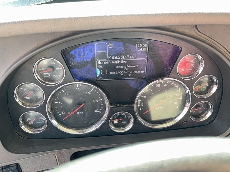 2014-kenworth-t880-image-19