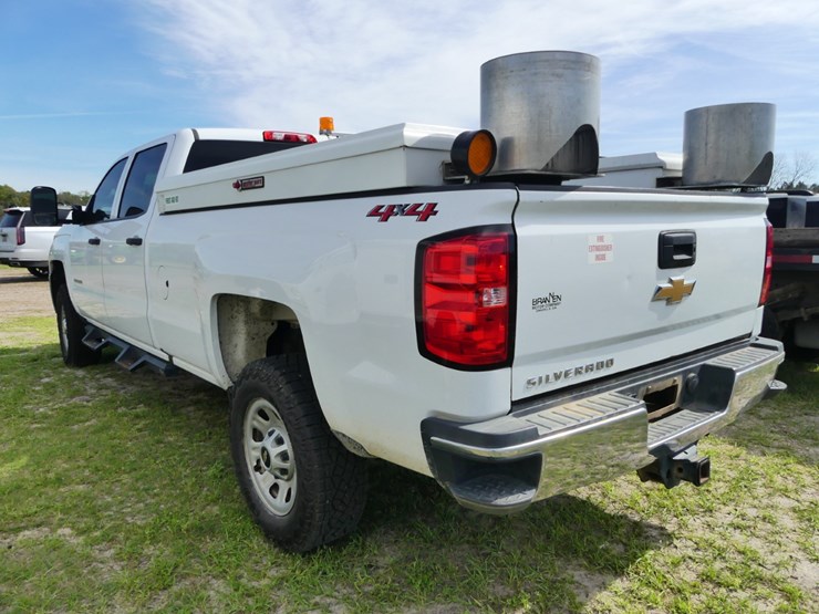 2018-chevrolet-3500-image-3