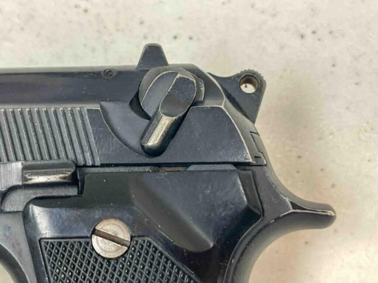 beretta-pistol-image-5