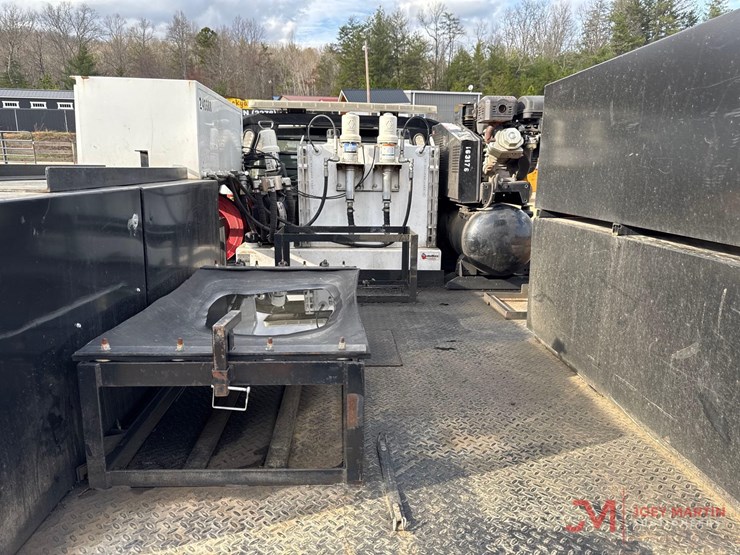 2020-ford-f350-xl-image-13