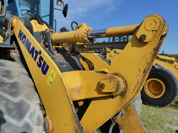 2013-komatsu-wa270-image-11