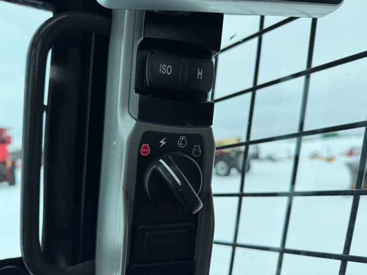 case-tv450b-image-40