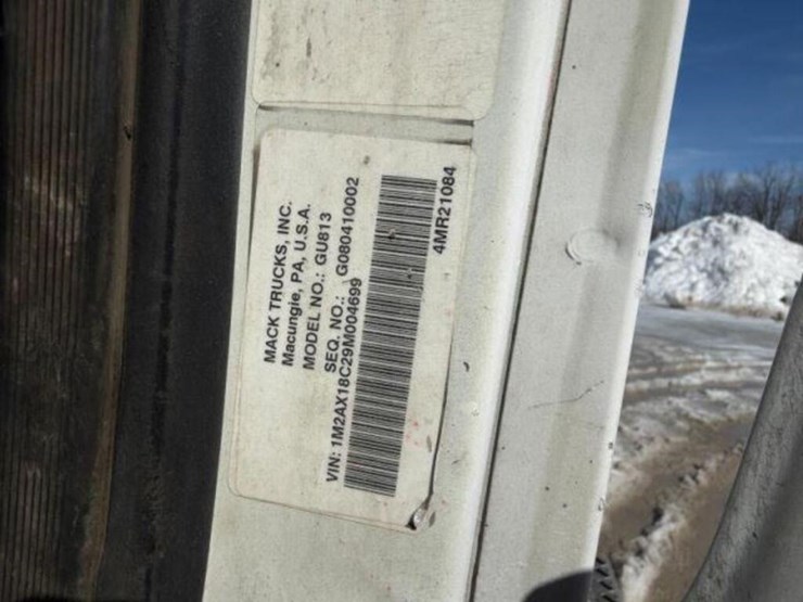 2009-mack-granite-gu813-image-9