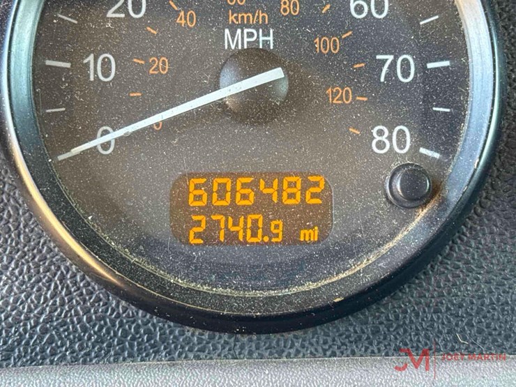 2016-peterbilt-365-image-36