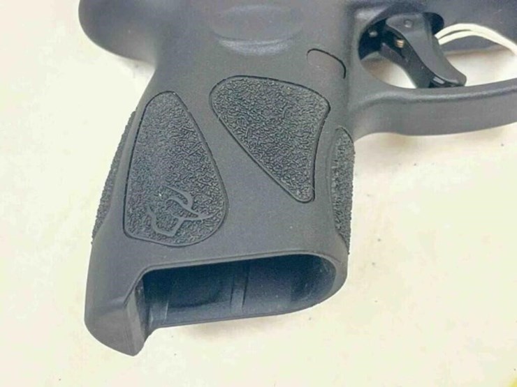 taurus-pistol-image-6