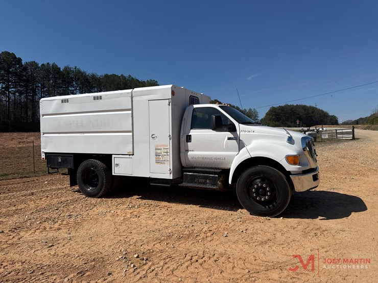 2013-ford-f750-xl-image-2