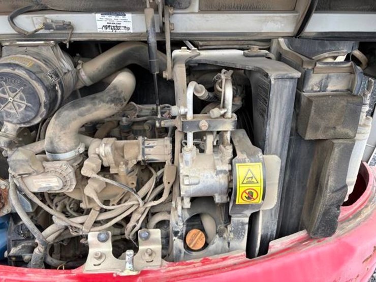 2017-takeuchi-tb240-image-16