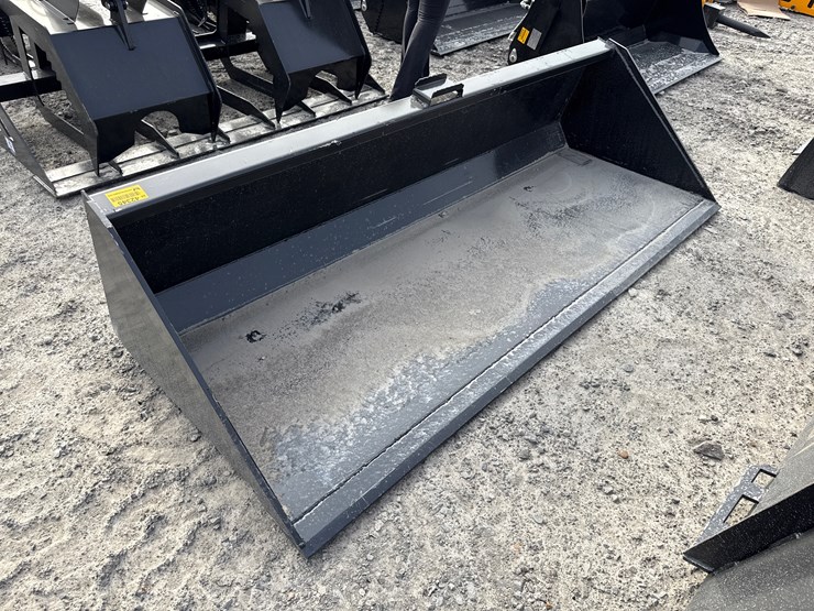 #2092-•-unused-90"-skid-steer-bucket-w/blade-inv#-42345-image-3