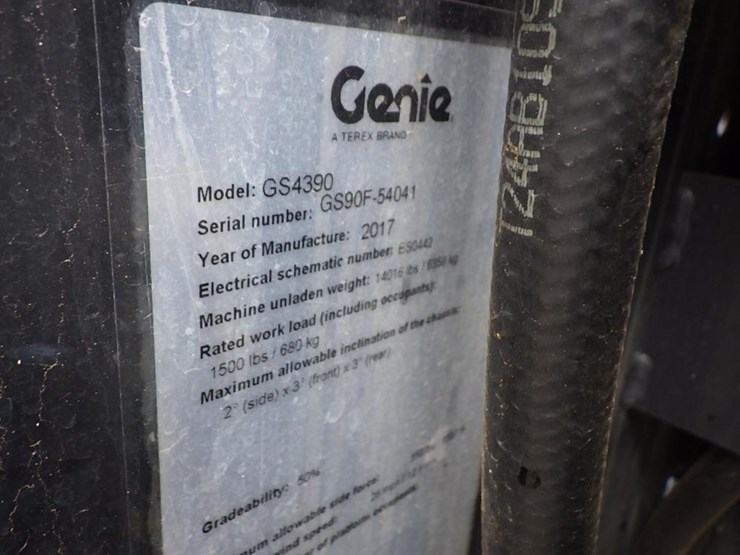 2017-genie-gs-4390-scissor-lift-image-30
