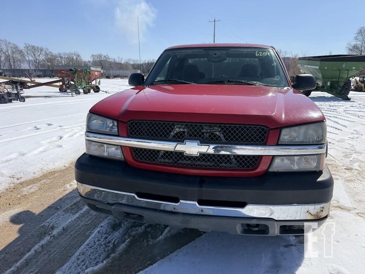 2004-chevrolet-2500-image-2