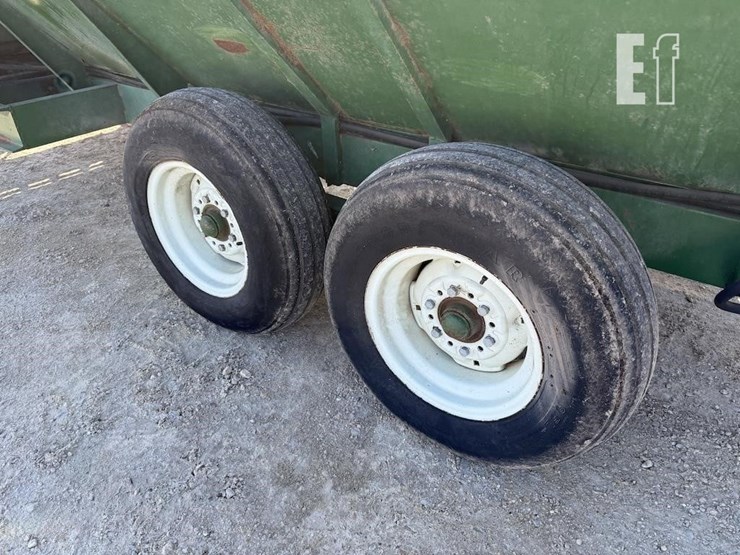 kelley-mfg-co-poultry-house-cleanout-machine-6107-image-9