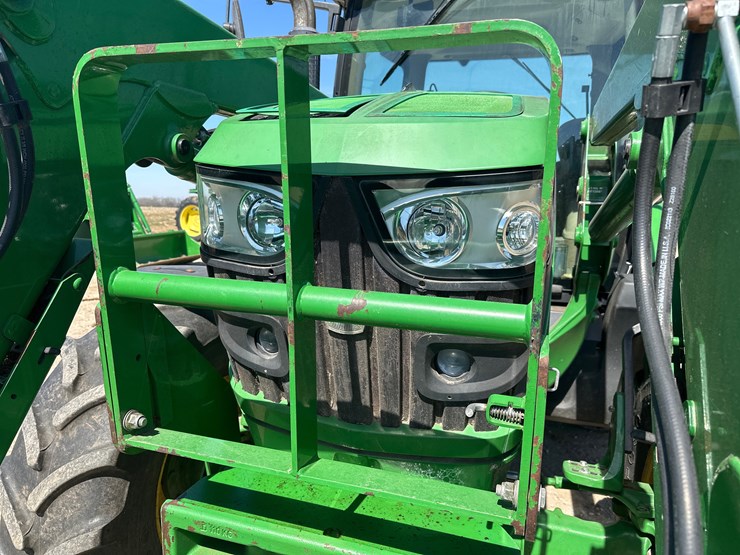 2013-john-deere-6125r-image-3