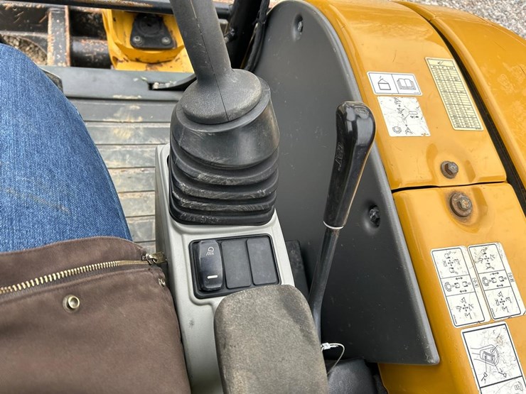 2020-caterpillar-303-image-24