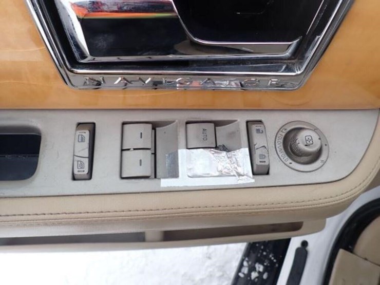 2009-lincoln-navigator-image-30