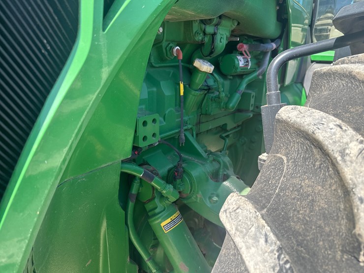 2016-john-deere-8320r-image-3