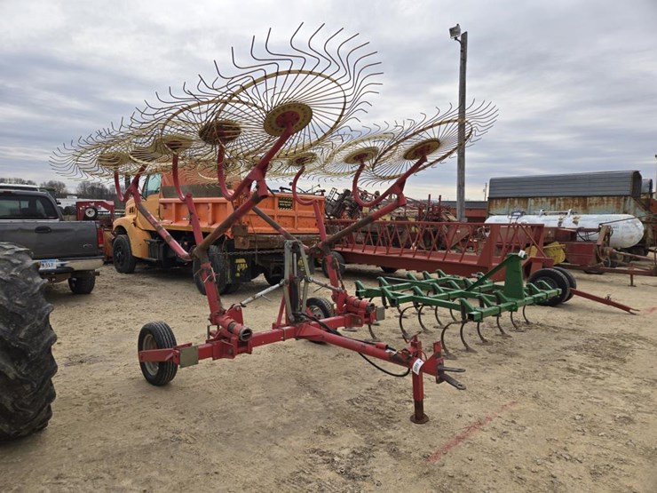 #323-•-tunutti-rcs10-10-wheel-v-rake-image-1