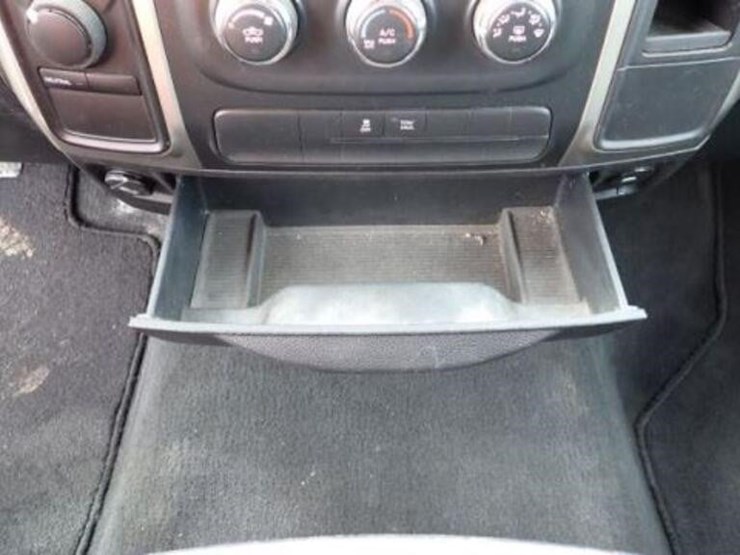 2013-ram-1500-slt-image-18