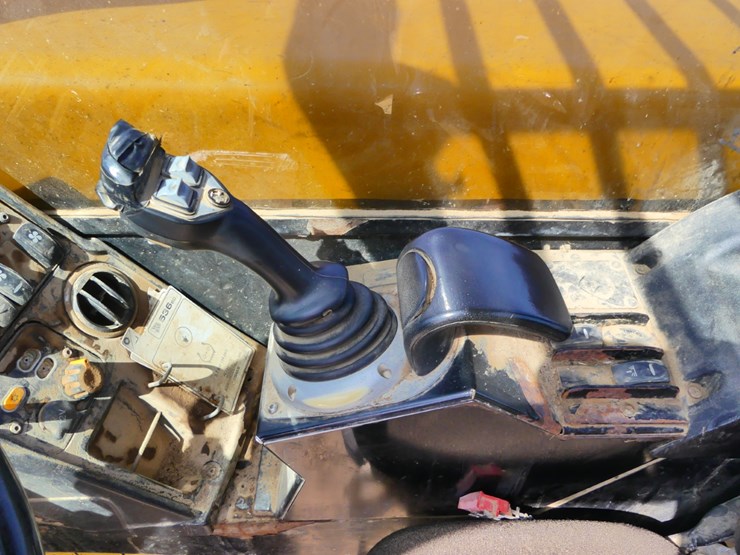 2015-jcb-536-60-image-11