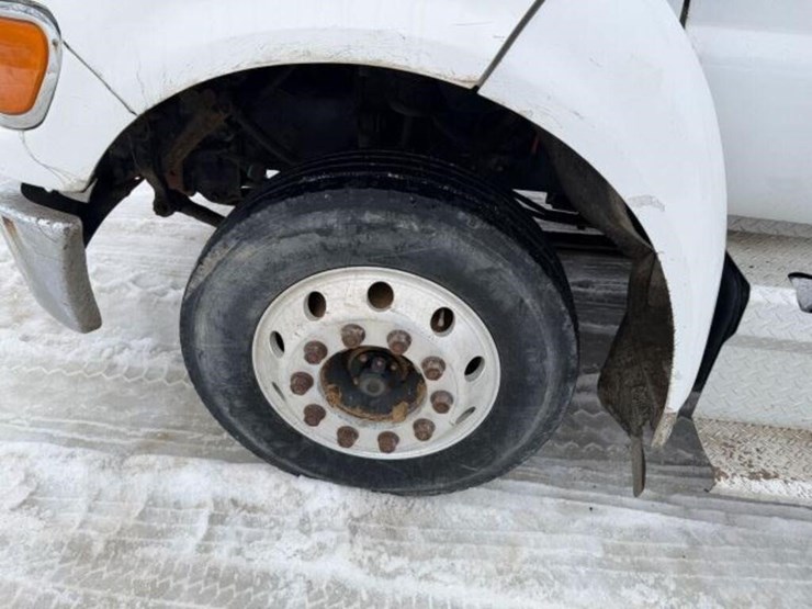 2009-ford-f650-xlt-image-37