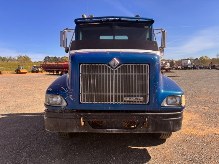 2000-international-9200-image-3
