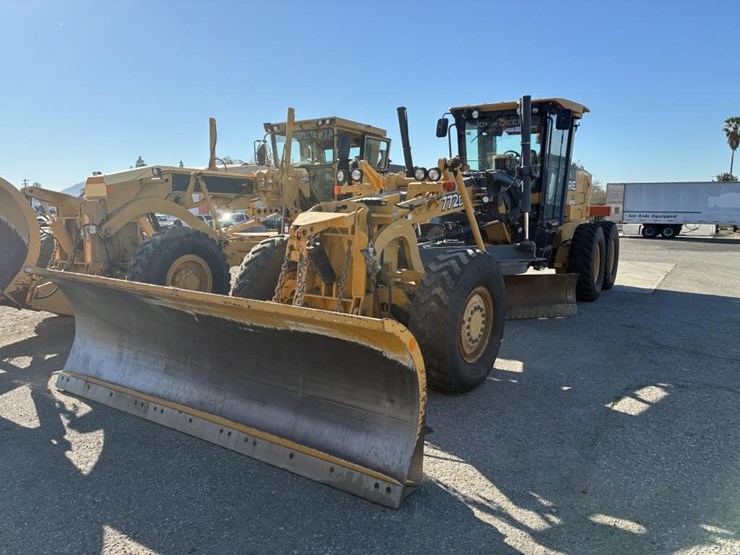 2008-deere-772d-image-1