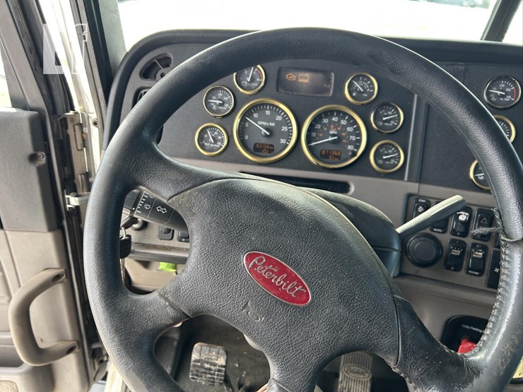 2012-peterbilt-386-image-20