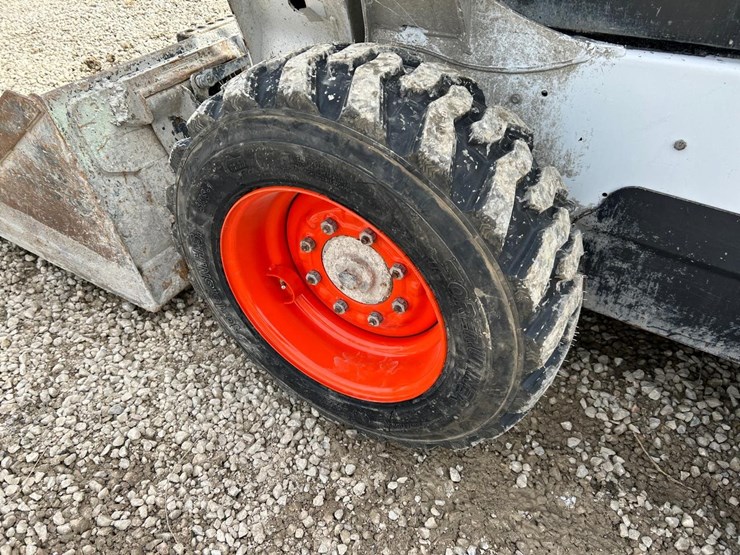 2020-bobcat-s590-image-16