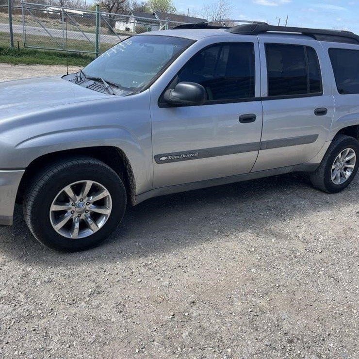 2004 CHEVROLET TRAILBLAZER
