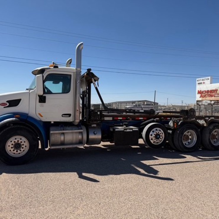 2016 PETERBILT 567