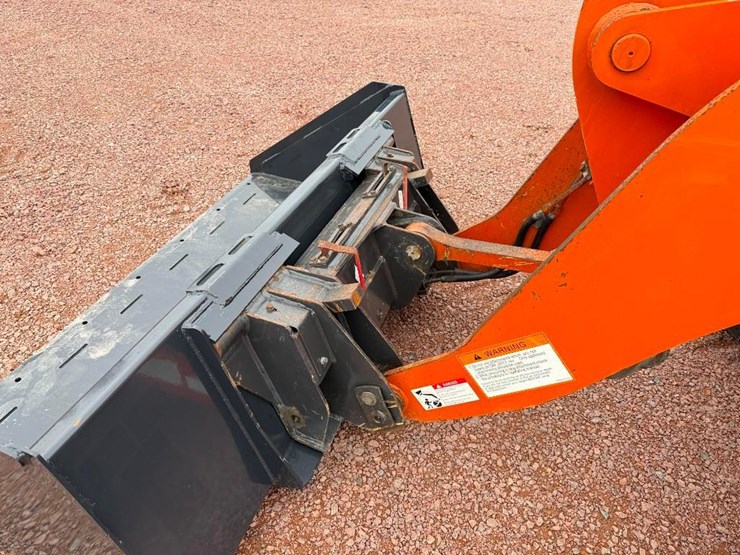 2021-hitachi-zw50-5b-image-31