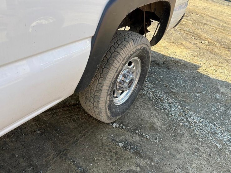 2005-chevrolet-2500-image-12