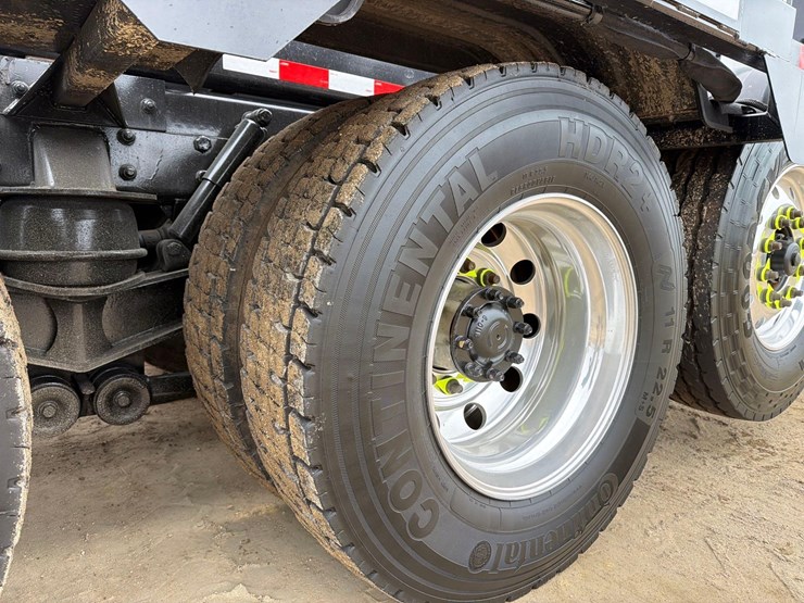 kenworth-t880-image-13