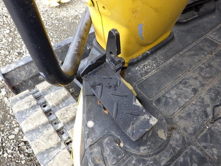 komatsu-pc12uu-image-32