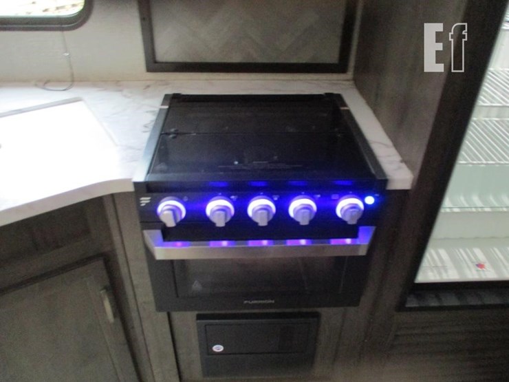 2020-jayco-jay-flight-rocky-mountain-edition-242bhs-image-12