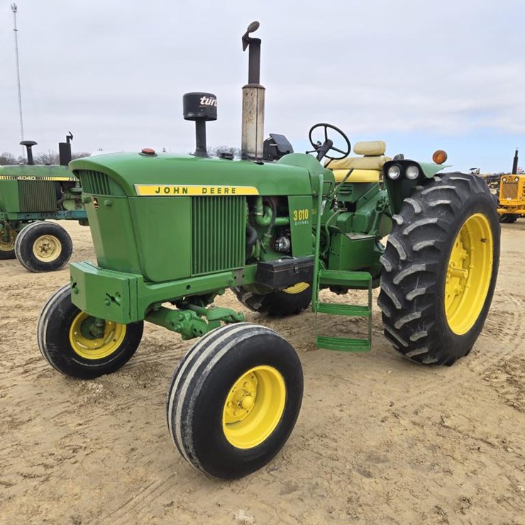 JOHN DEERE 3010