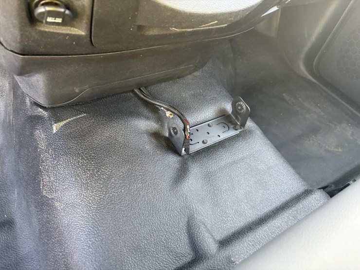 2016-dodge-2500-image-14