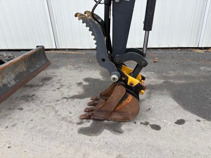 2023-deere-30g-image-4