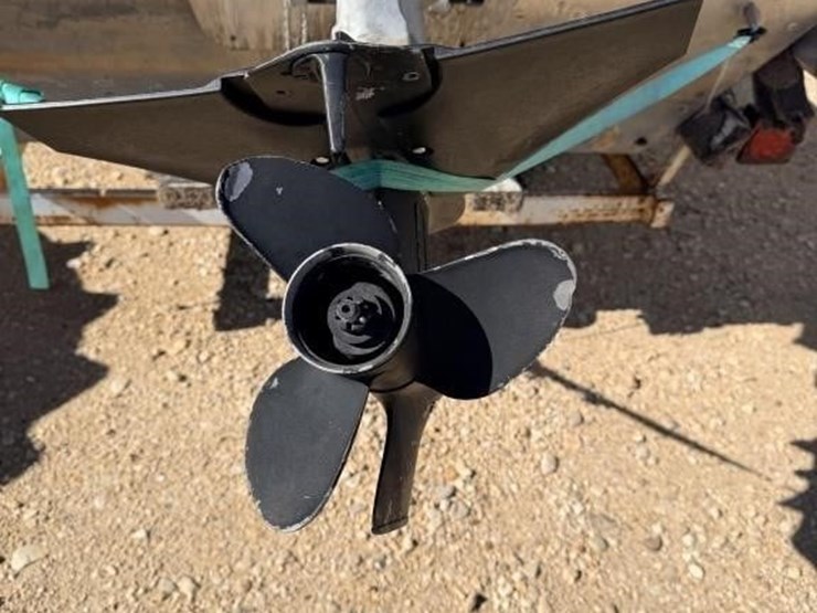 l3---1983-basstracker-boat-image-7