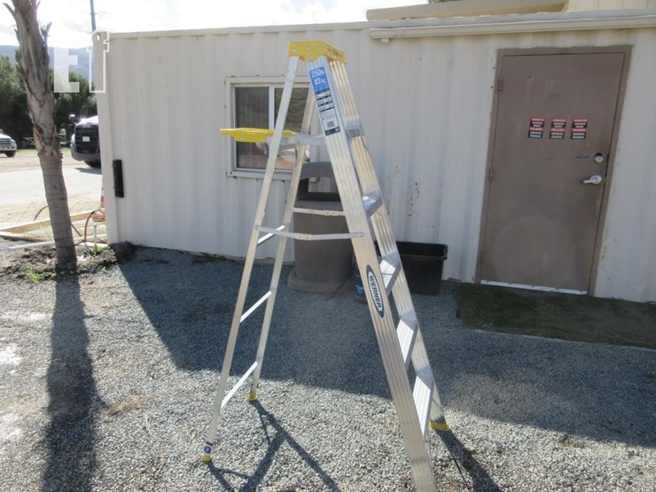 werner-6'-aluminum-step-ladder-image-2