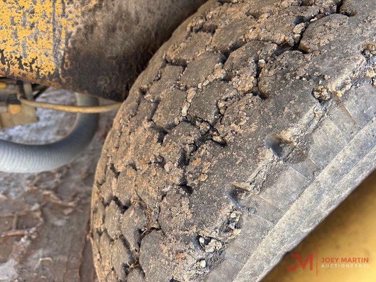 etnyre-chipspreader-image-9